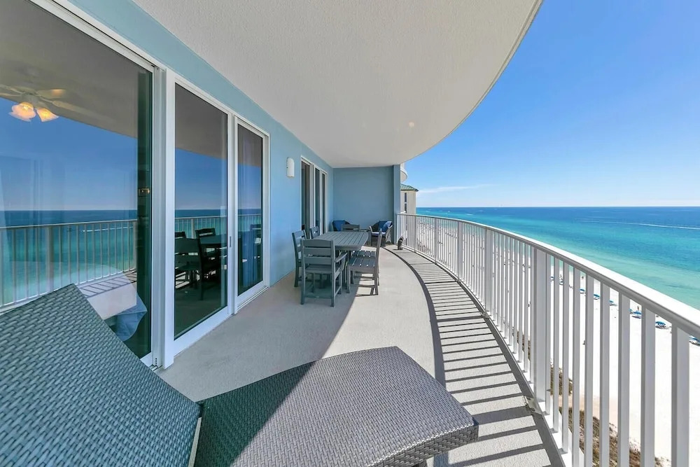 Twin Palms 1401