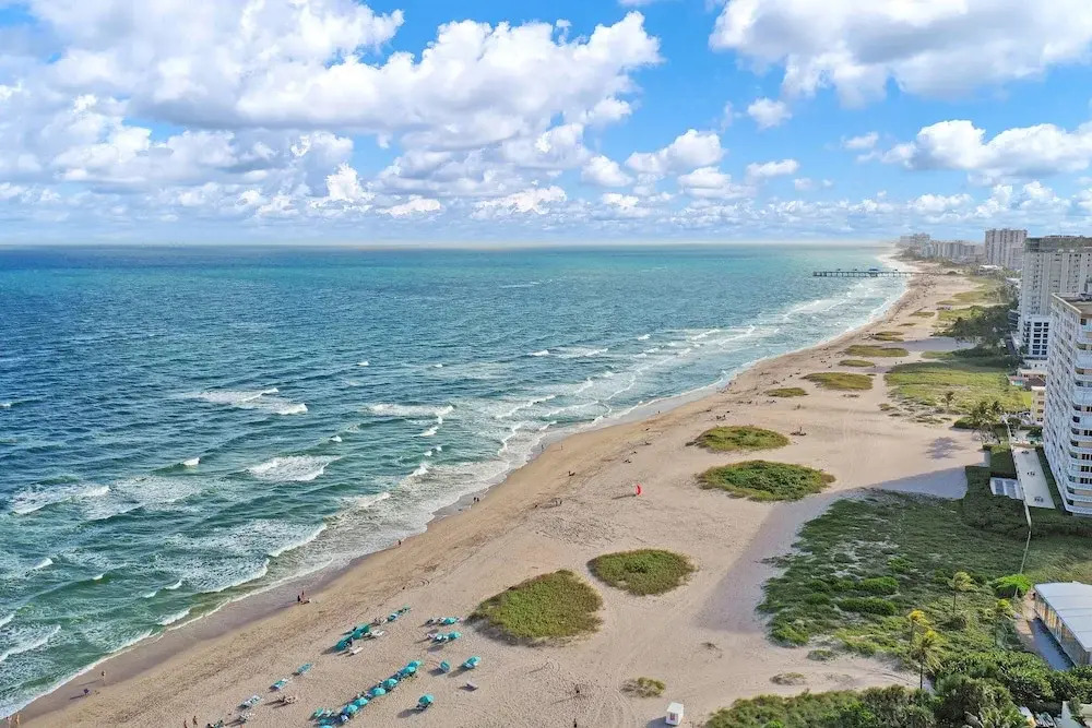 Bright Beachside Getaway