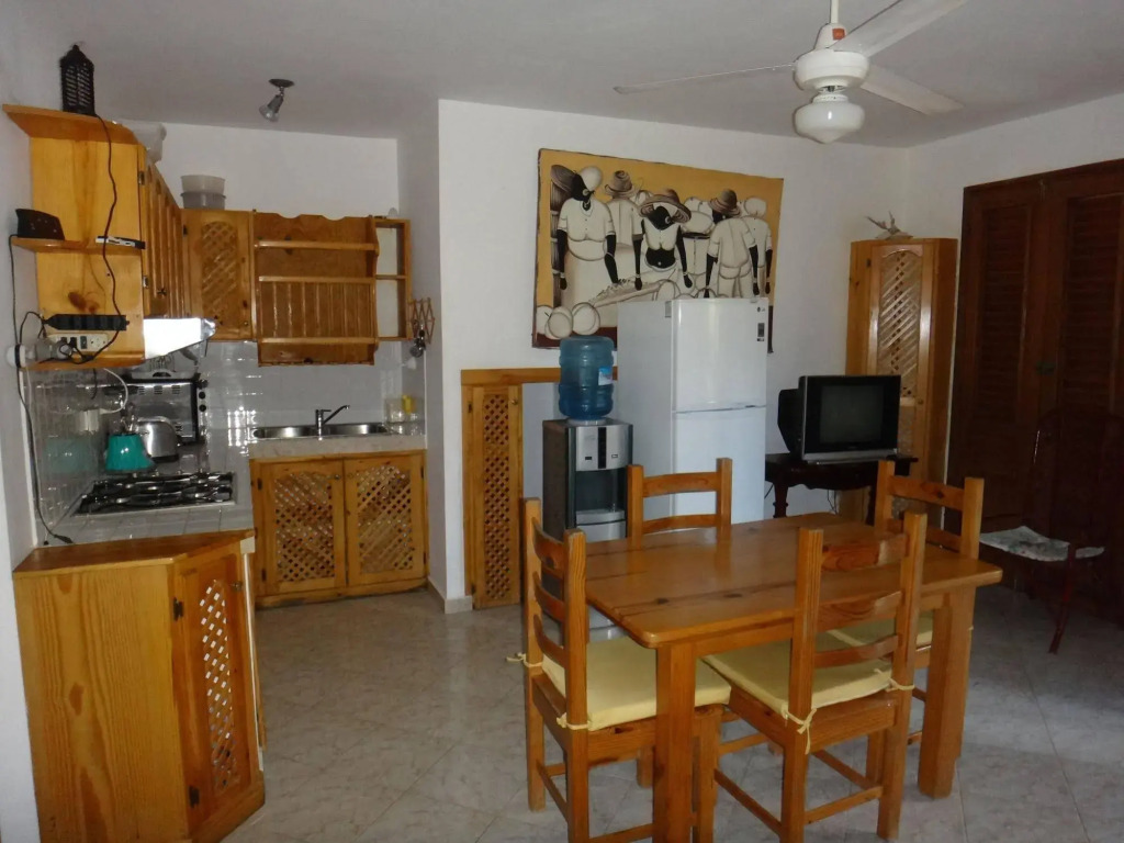 La Cortesana Cozy Apt Steps to the Beach