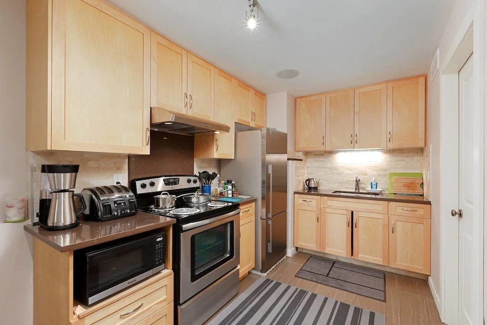 Private and Cozy Home in Kerrisdale