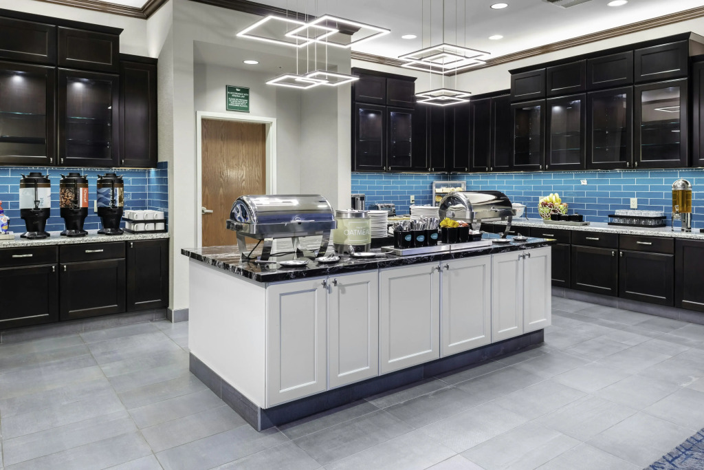 Homewood Suites by Hilton Phoenix Airport South