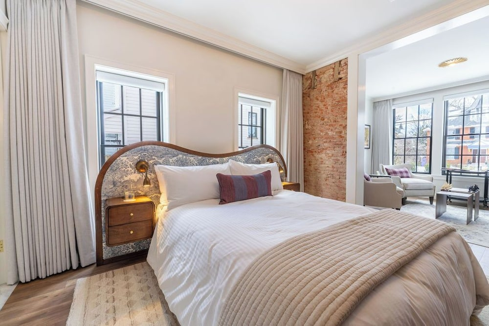 The Francis Hotel & Suites