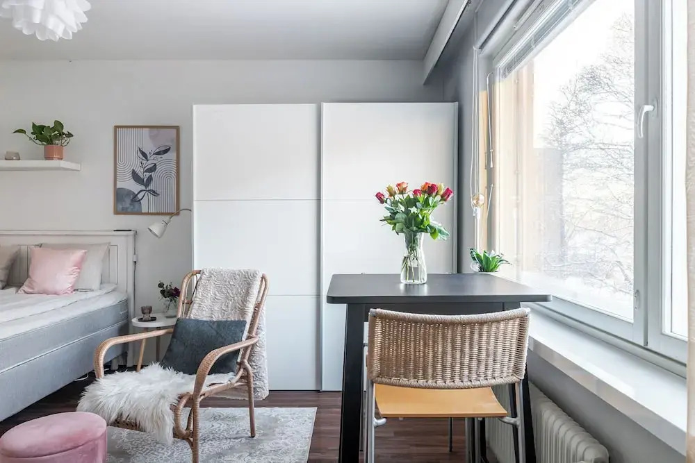 Apartments near Downtown & Sports Center with Free Parking