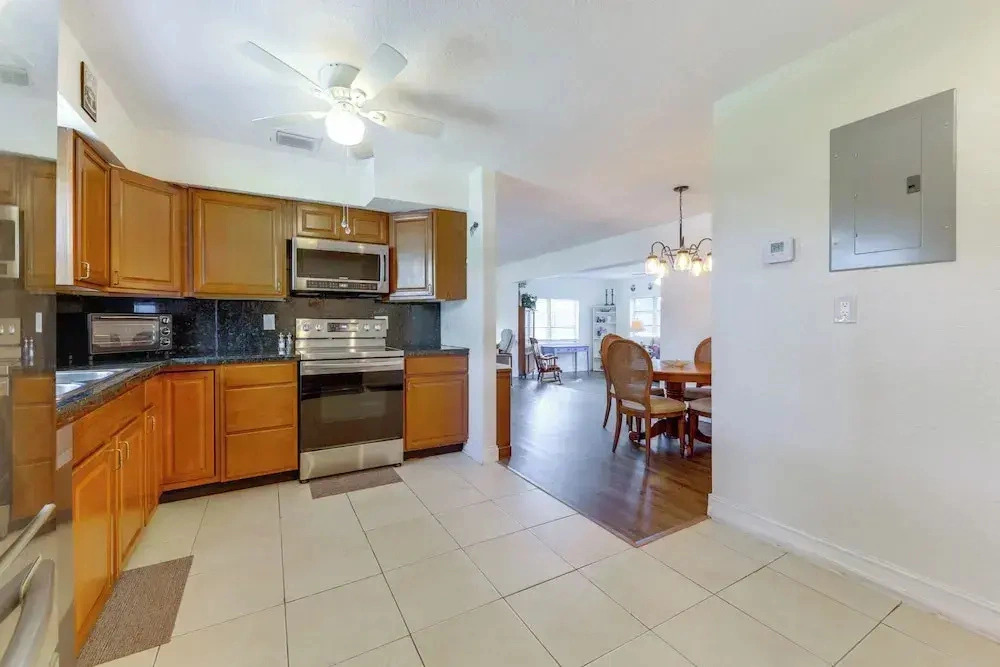 1 Mi to Sand! Deerfield Beach Home w/ Patio
