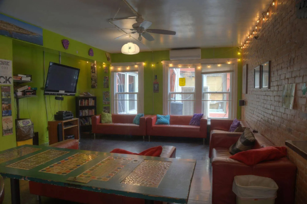 Lucky Ds Youth and Travelers Hostel