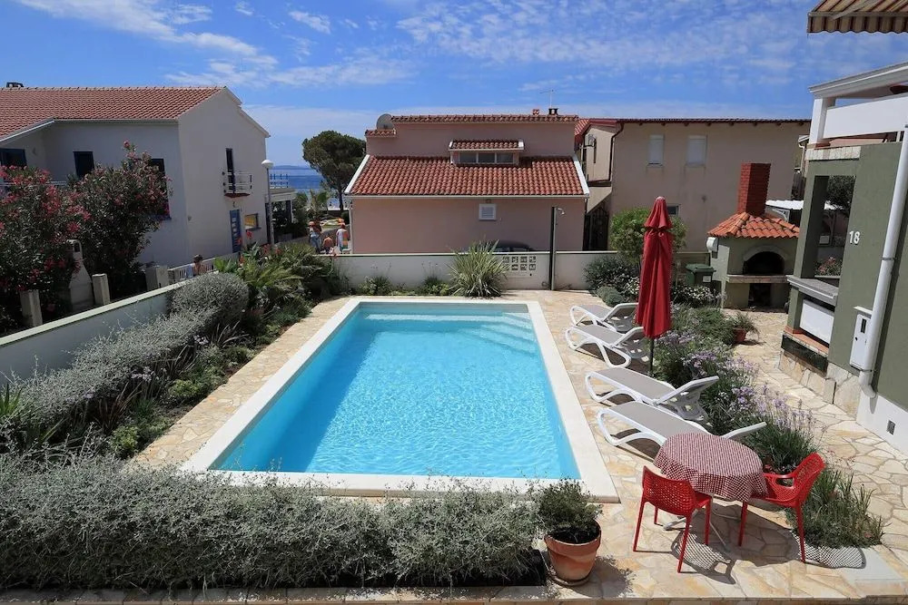 Villa Maraschino