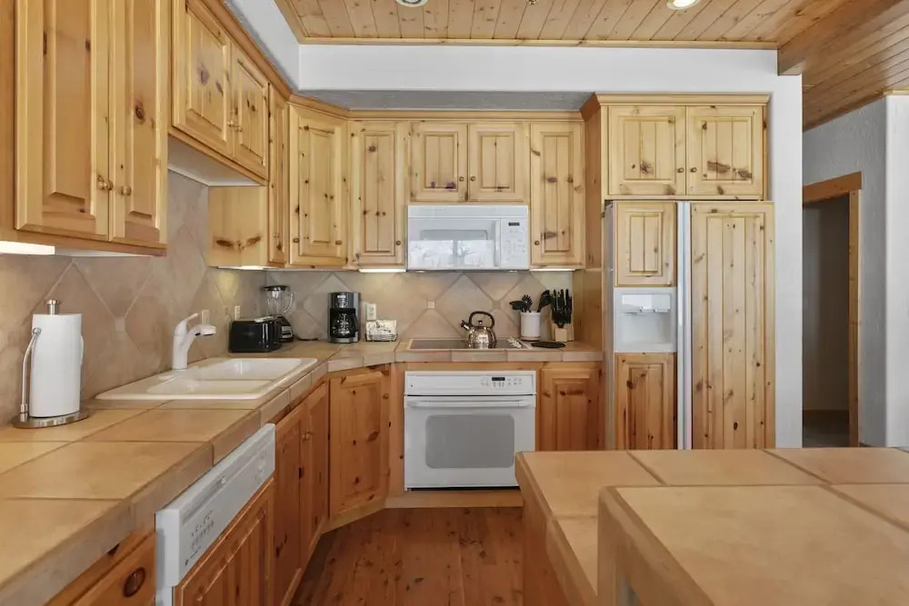Bristlecone at Deer Valley Resort - Three Bedroom Condo with Hot Tub #503 3 Condo