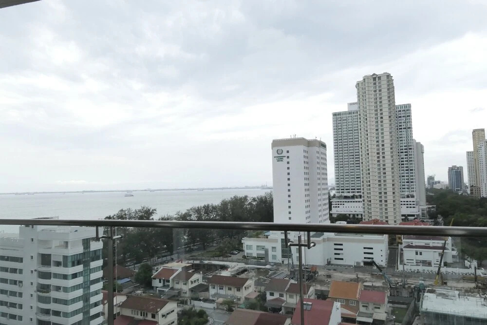 Gurney Seafront Supercondo 4B Penthouse