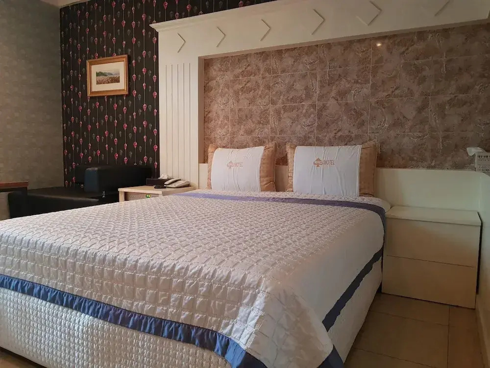 Biztel Ace Motel