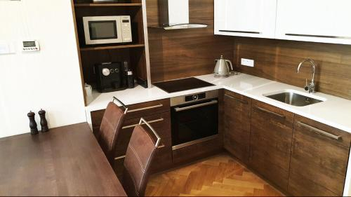 Free Parking- 2bdr Apartment in Wenceslas Square