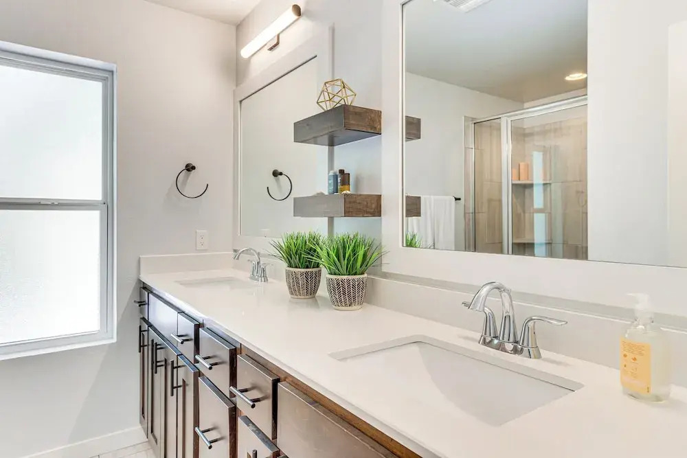 Stylish OKC Farmhouse w/ Garden - Close to OU