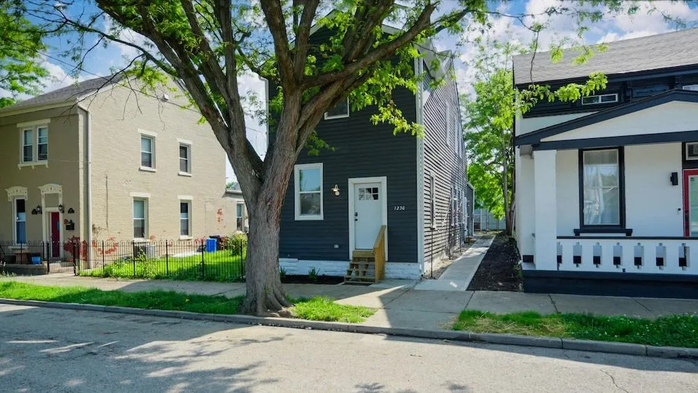 Lee Street Lodge
