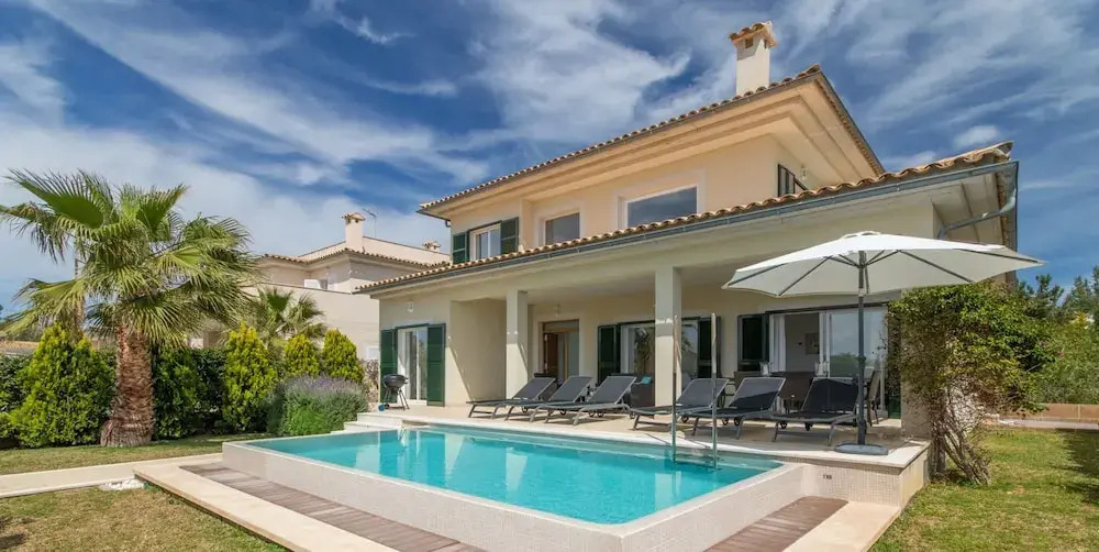Mar 1 Family Villa near Beach