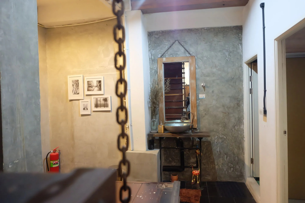 Buff Hostel