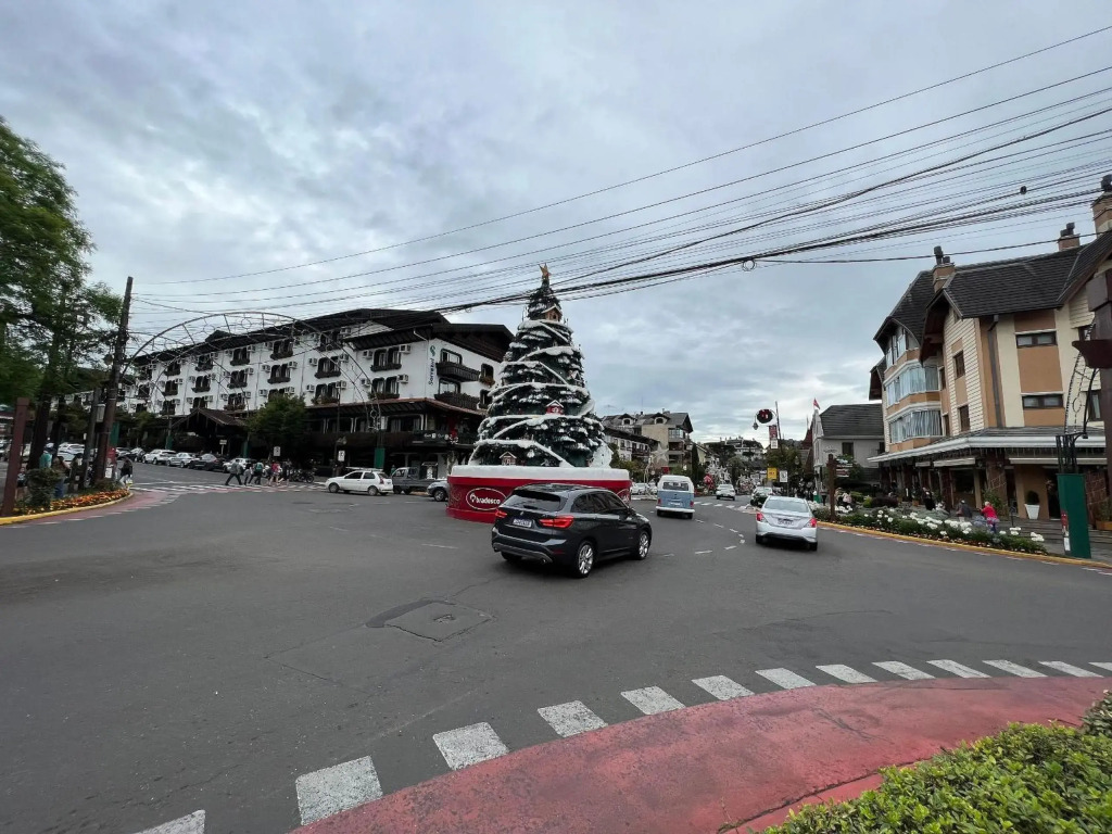Gramado Boulevard 404 - Apto no coração de Gramado, 300 metros Rua Coberta