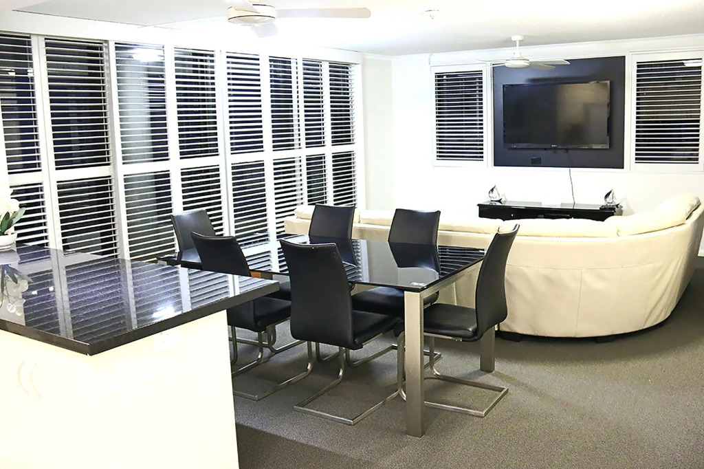 Cairns Aquarius