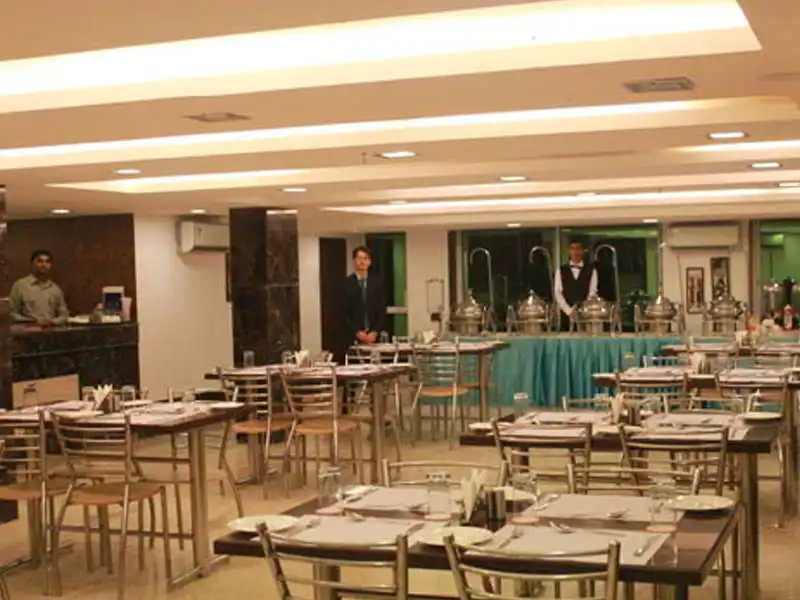 FabHotel Tryfena East of Kailash