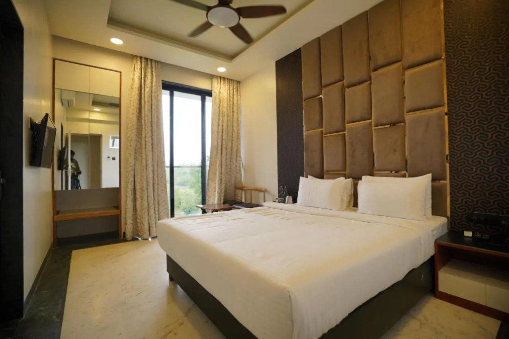 Treeo Resort Lonavala Pure Veg
