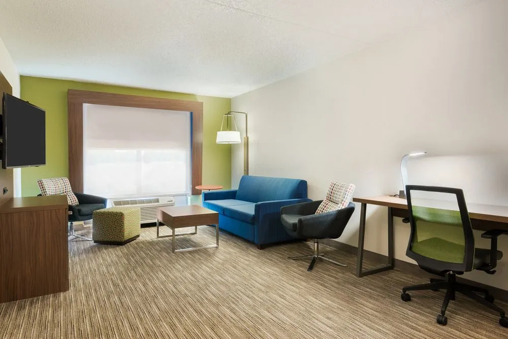 Holiday Inn Express Hotel & Suites Bentonville by IHG