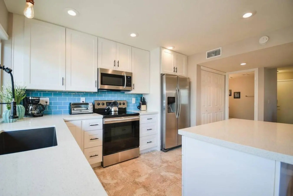 Luxury Condo- Walk to Old Town, ScottsdaleKing II
