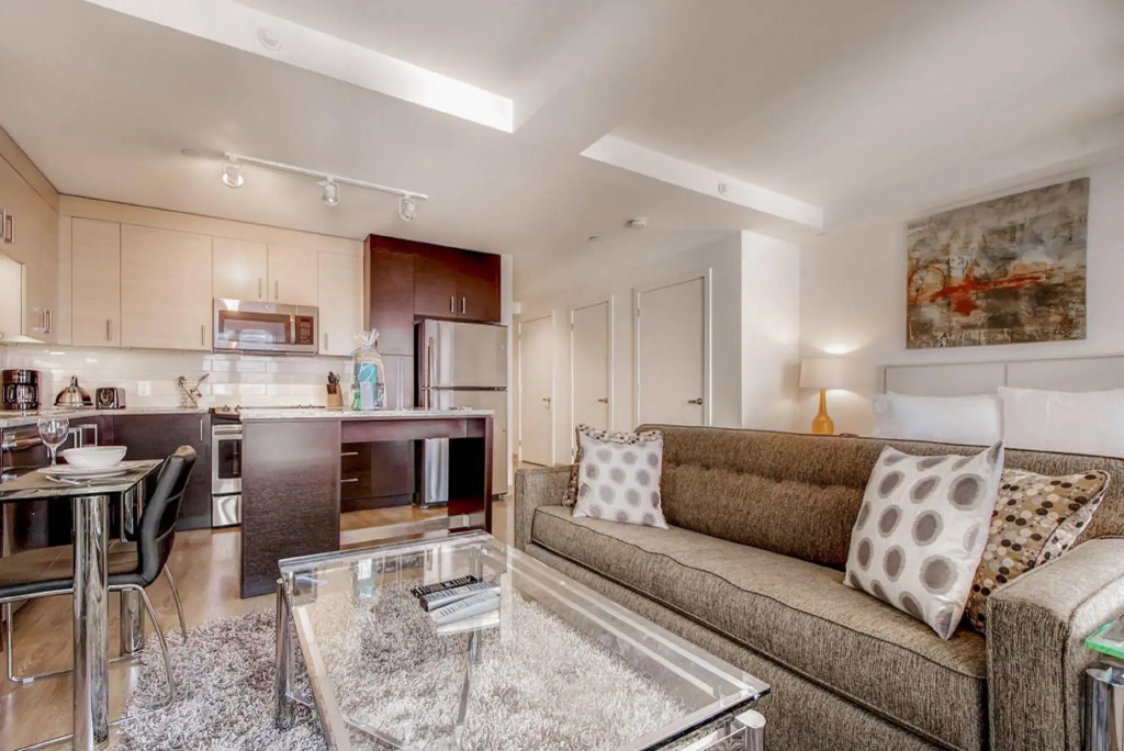 Global Luxury Suites at The Theatre District