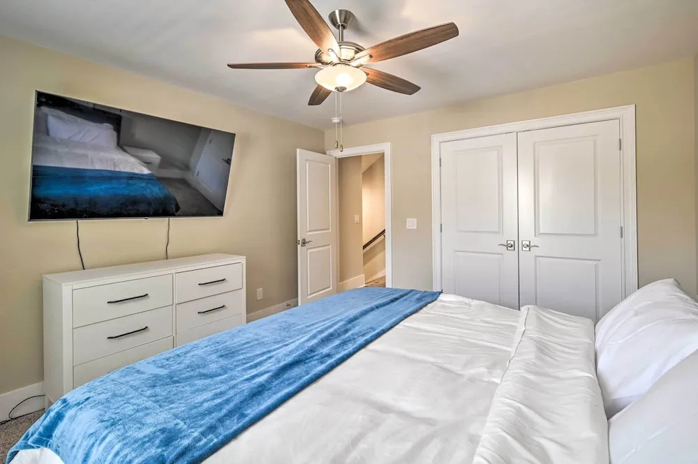 Charming Pawleys Island Home ~ 4 Mi to Beach!