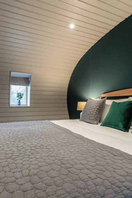 Unique 1 BD Eco-Retreat in Old Chalford
