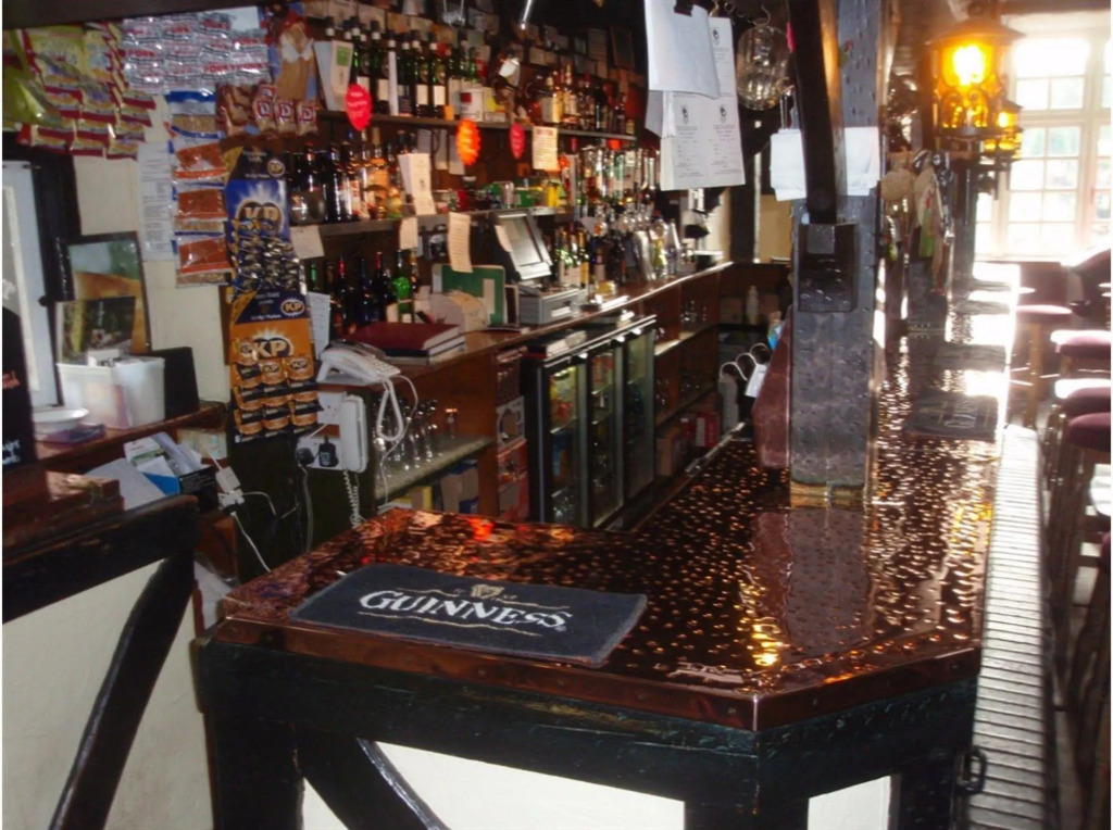 The Mucky Duck Inn
