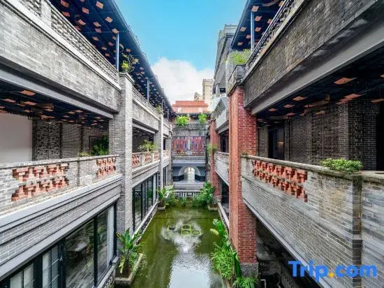 Q.Pavilion Hotel