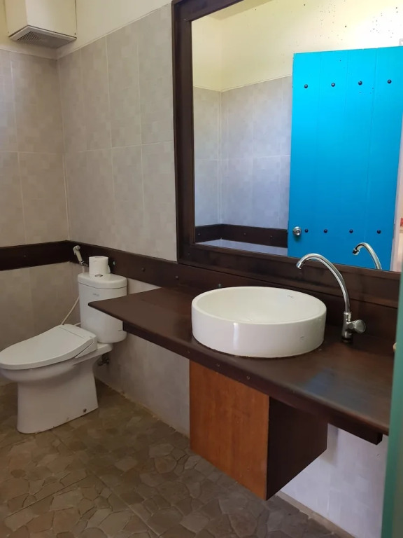 White Coconut Resort