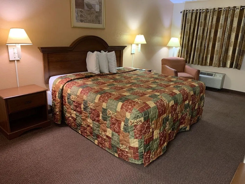 Owensville Inn