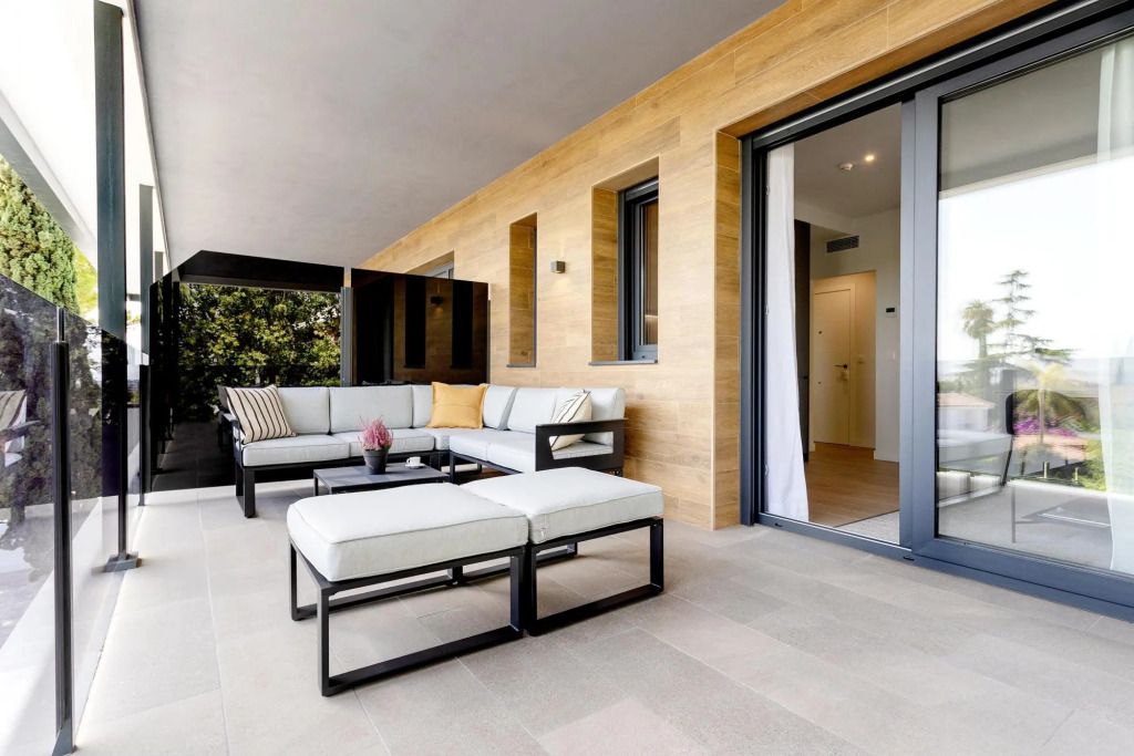 Modern 1BD Apartment With Terrace Pool and Parking Arruzafa V