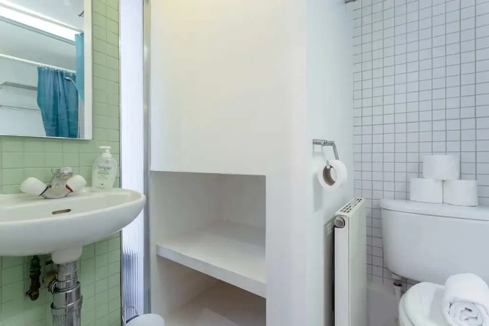 Fantastic and Bright 1 Bedroom Garden Flat