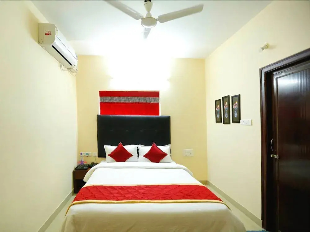 OYO 491 Apartment Hotel Namo Suites