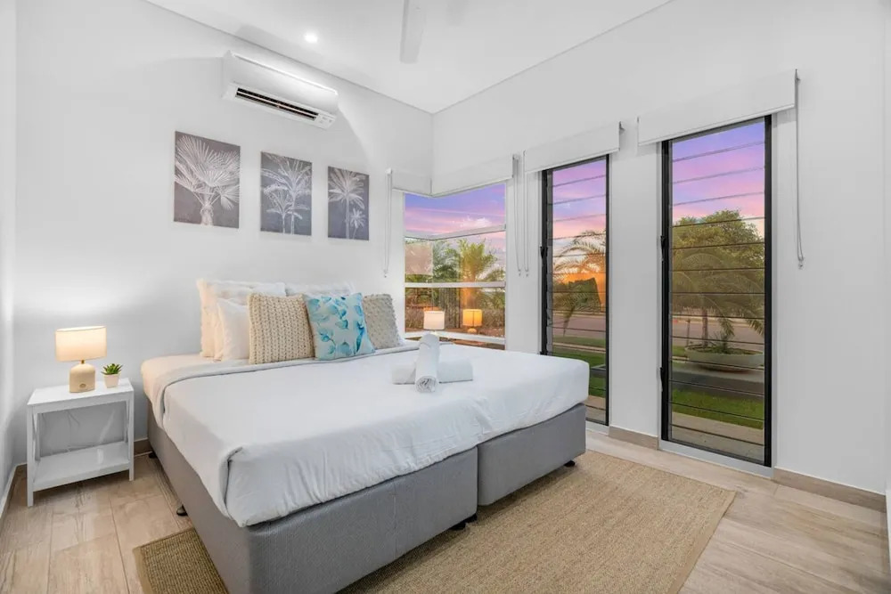 Zenhouse Solstice Designer 4-br Executive Retreat