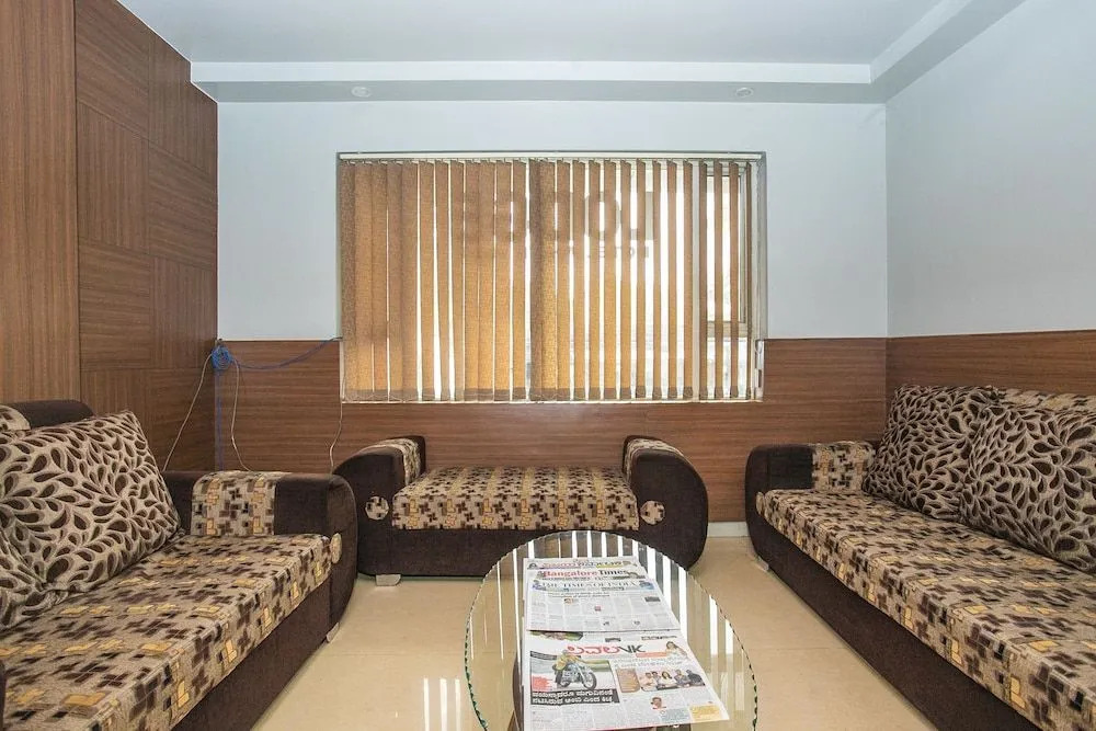 Hotel O White Fort Near Lalbagh Botanical Garden