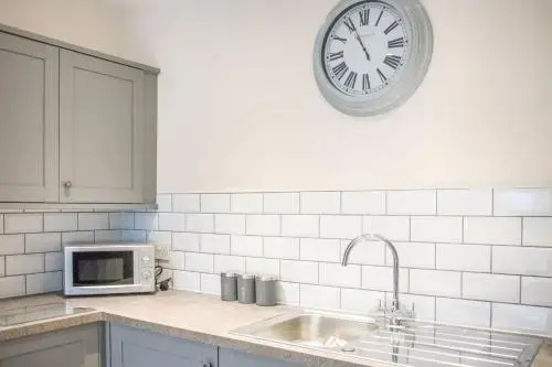 2 Ascot Mews - The Den York