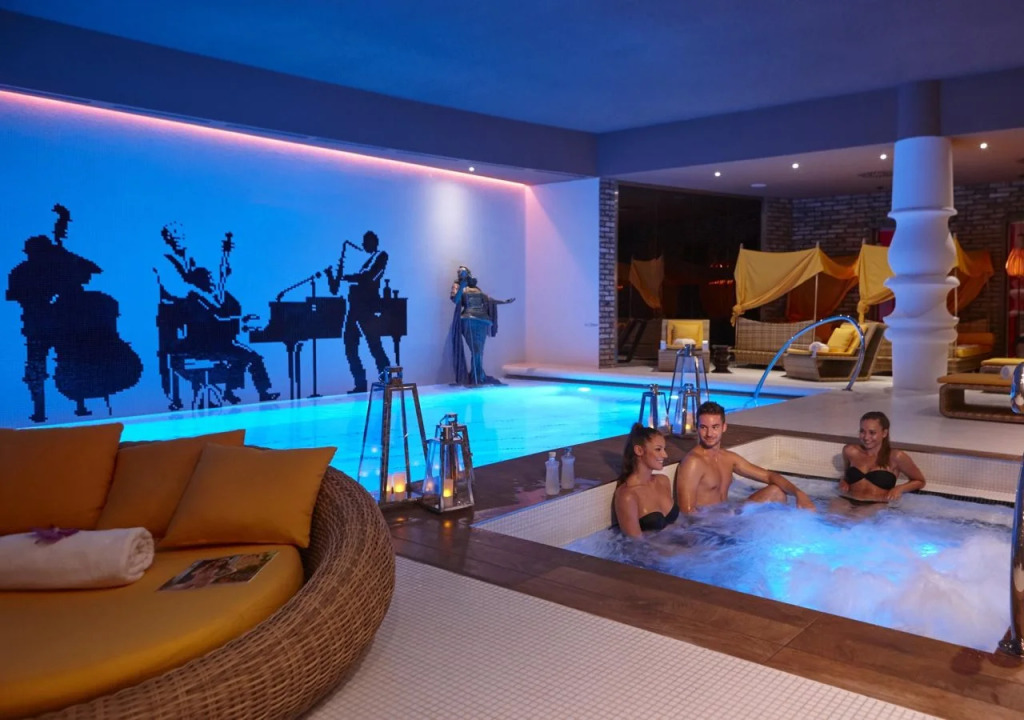 Aria Hotel Budapest by Library Hotel Collection