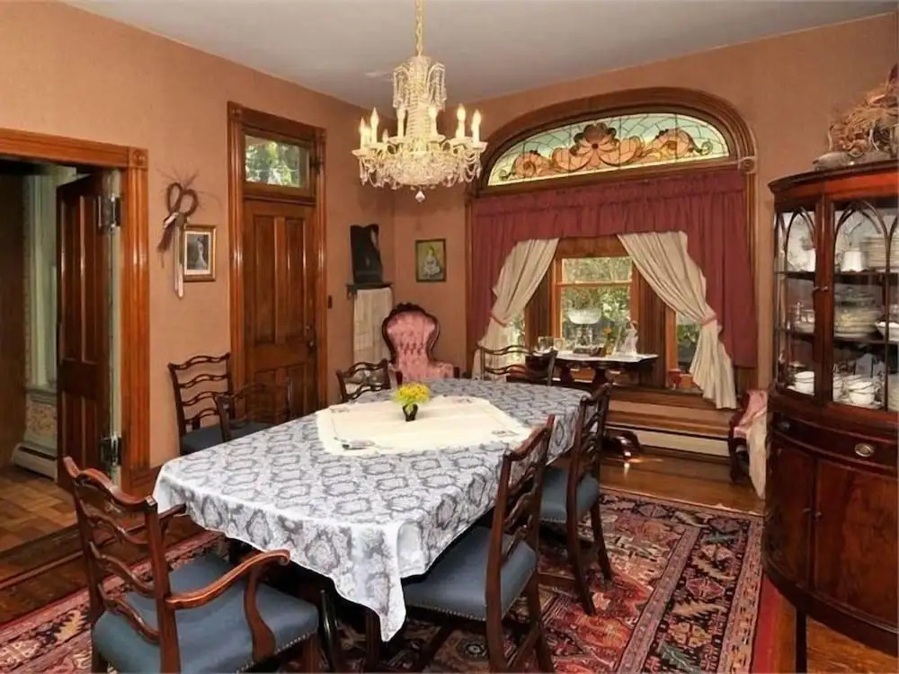 Victorian Loft Bed and Breakfast