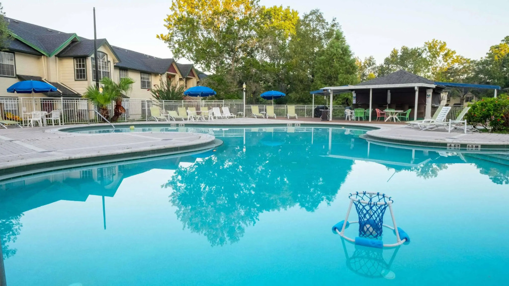 Oak Plantation Resort
