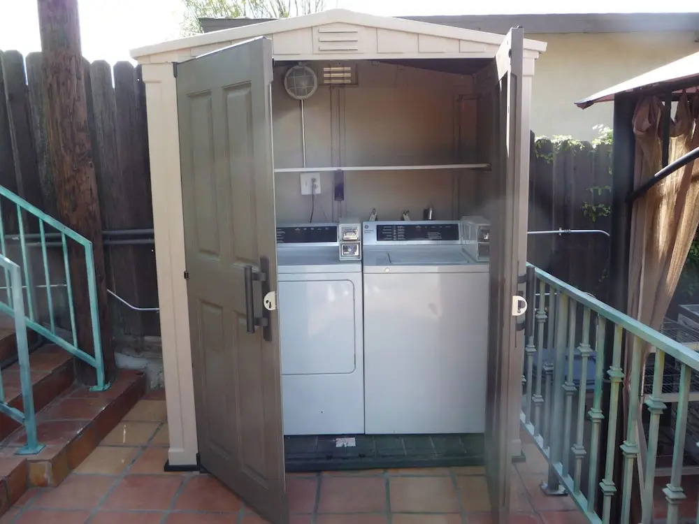 Woodland Hills Calabasas Guesthouses