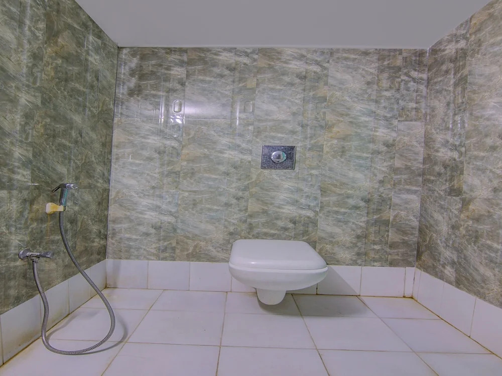 OYO Flagship 465 Vadapalani AVM Studio 2