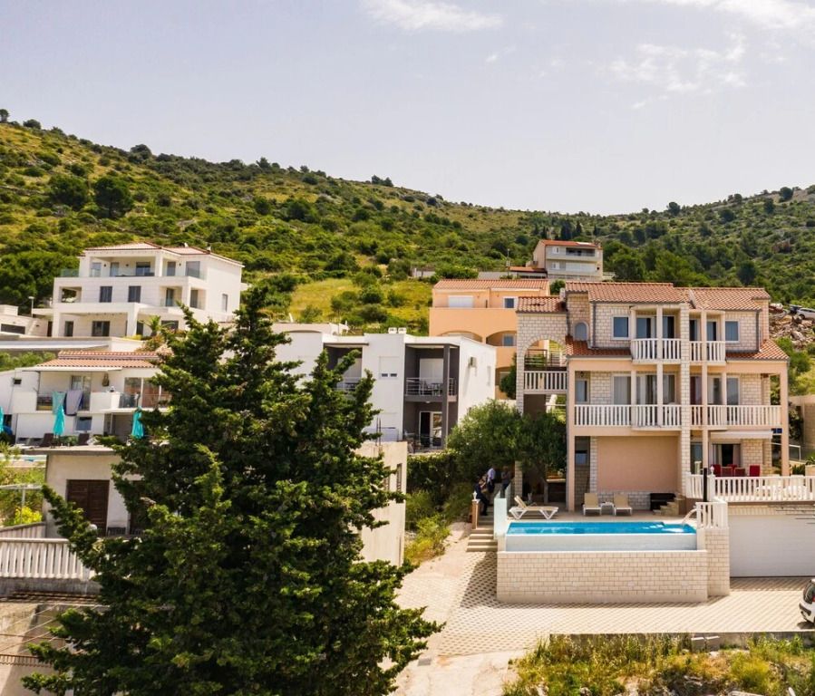 Apartments Jela