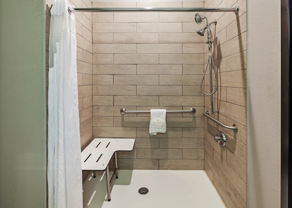 Holiday Inn Express & Suites Perryton