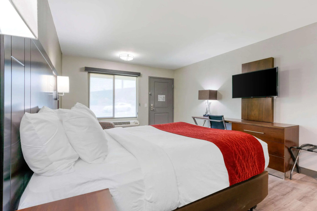 Antioch Inn and Suites