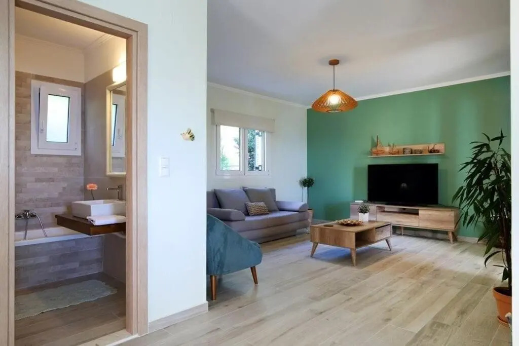 Villa Melias, luxurious villa with superb view of the islands, 400m from the sea