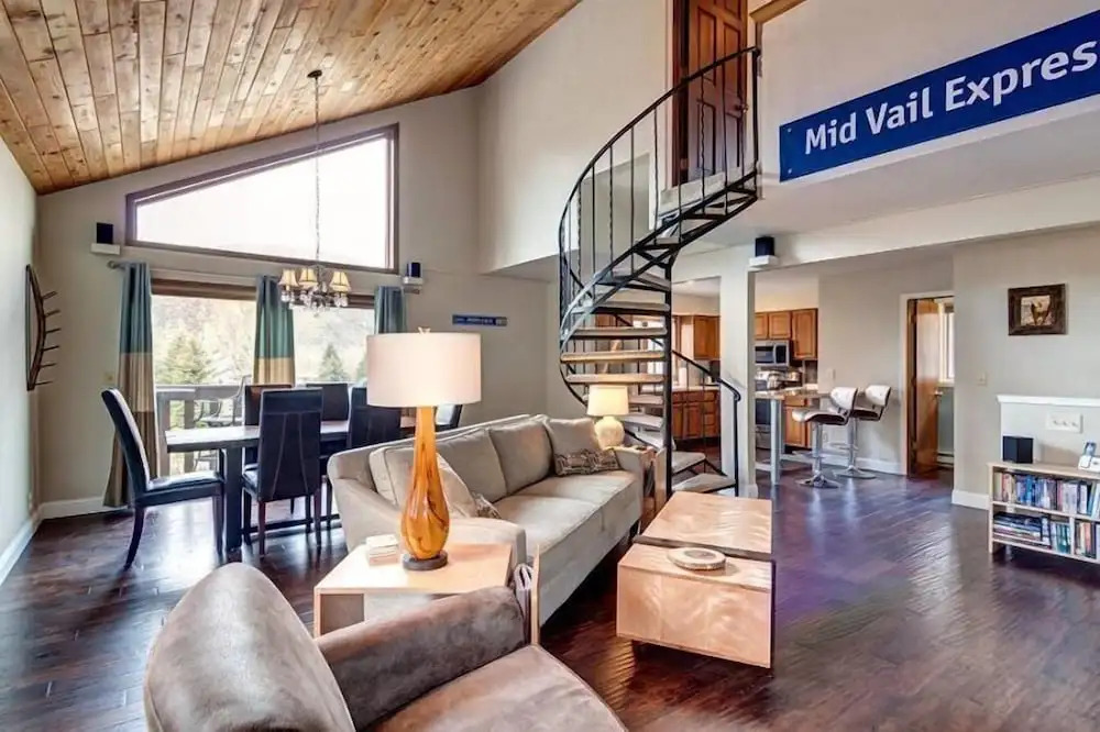 2-225 Eagle Dr Unit 8B Summer Only