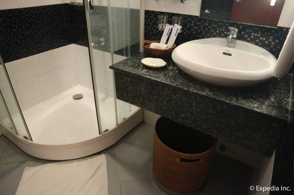 Hampstead Boutique Hotels, Inc