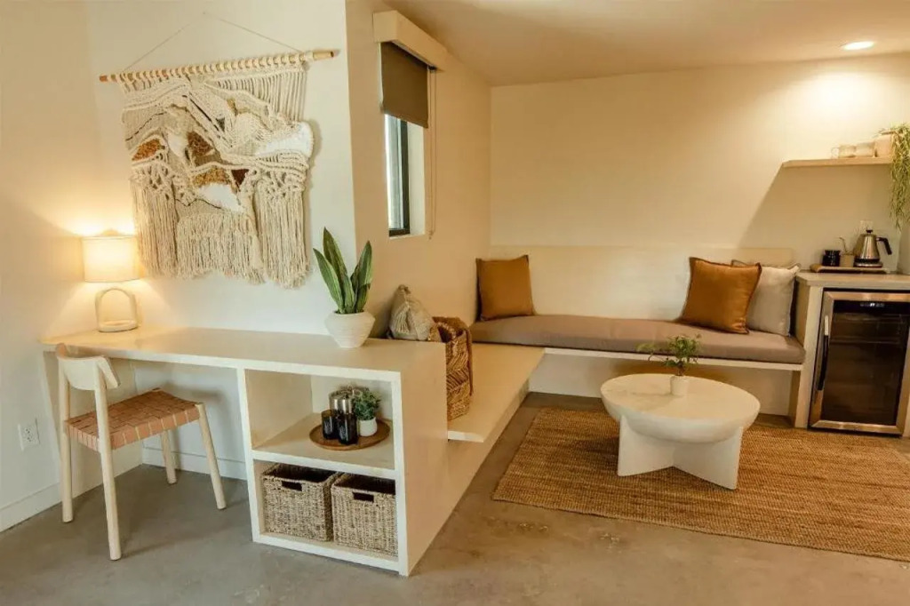 Brut Hotel