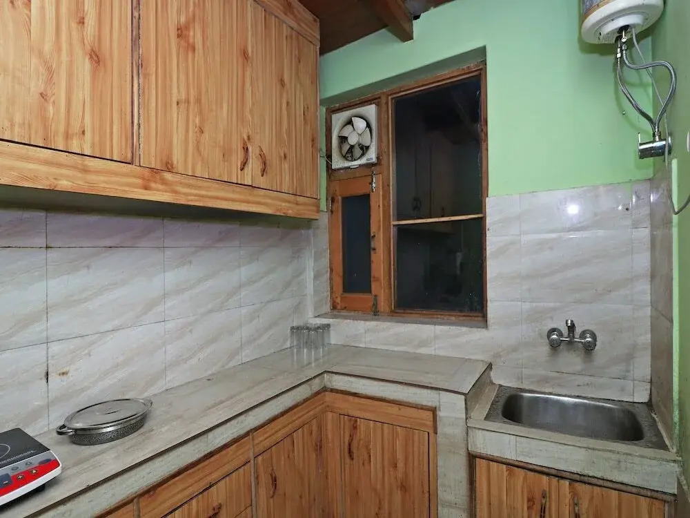 OYO 13696 Home 3BHK River Side Cottage Manali